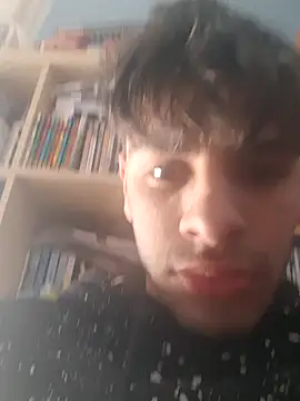 ilcazzone32 online show from April 9, 2026, 1:38 pm