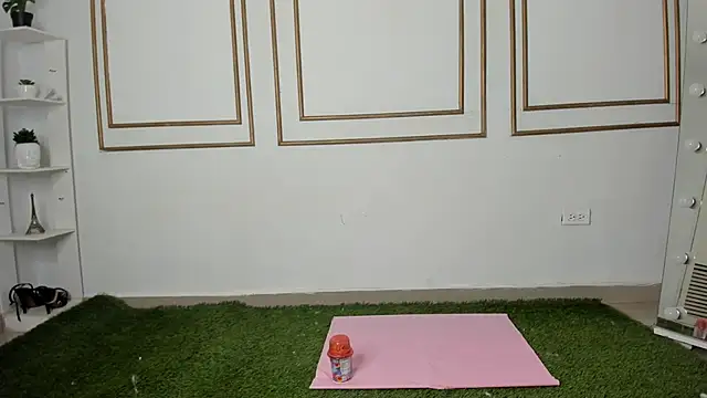 emily gaviria1 online show from March 27, 2026, 12:05 pm