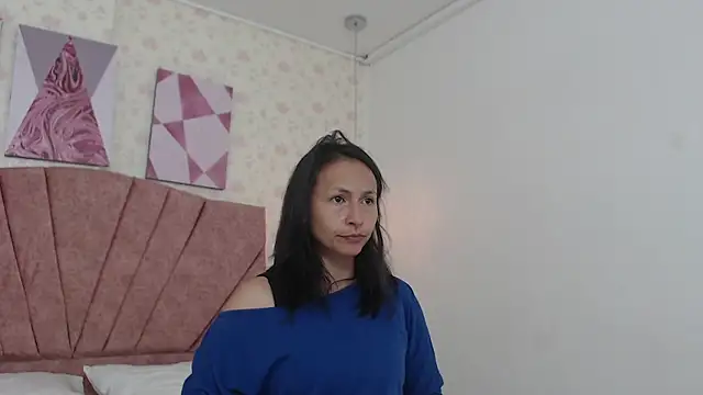 Snapshot of Nina_Moom chatting on February 24, 2026, 2:15 pm Nina Moom online show from February 24, 2026, 2:15 pm