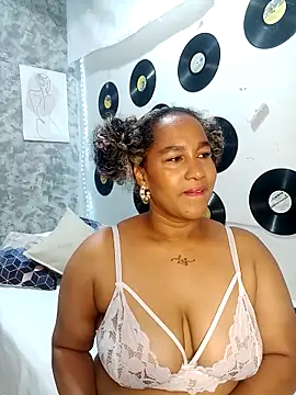 medusafox  online show from March 24, 2026, 4:28 am