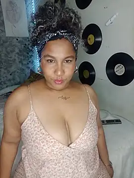 medusafox  online show from June 19, 2026, 5:01 am