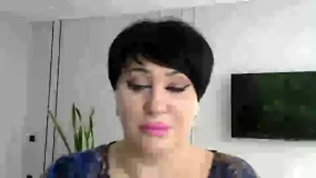 Snapshot of Kleotempt chatting on April 4, 2026, 12:02 pm Kleotempt online show from April 4, 2026, 12:02 pm