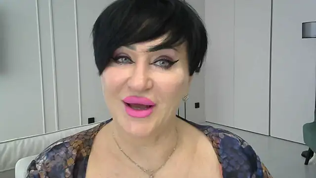 Snapshot of Kleotempt chatting on April 13, 2026, 11:27 am Kleotempt online show from April 13, 2026, 11:27 am