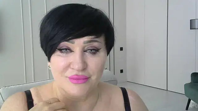 Snapshot of Kleotempt chatting on April 16, 2026, 11:33 am Kleotempt online show from April 16, 2026, 11:33 am