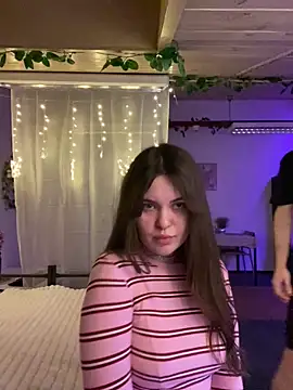 Snapshot of meowmiu chatting on February 27, 2026, 7:36 pm meowmiu online show from February 27, 2026, 7:36 pm