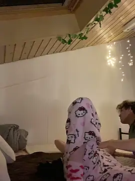 meowmiu online show from April 3, 2026, 9:35 pm