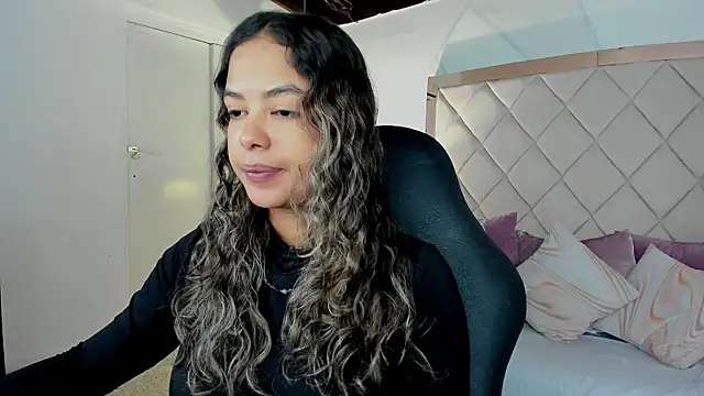 dulce lyraa1 online show from February 27, 2026, 4:23 am