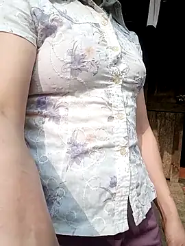 Snapshot of aus_queen007 chatting on March 3, 2026, 2:18 am aus queen007 online show from March 3, 2026, 2:18 am