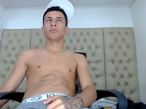 Snapshot of Hollmanhot chatting on February 28, 2026, 5:30 am Hollmanhot online show from February 28, 2026, 5:30 am