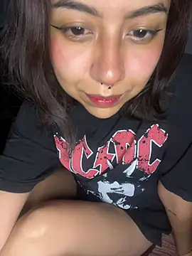 kiss-Me01 online show from May 26, 2026, 5:14 am