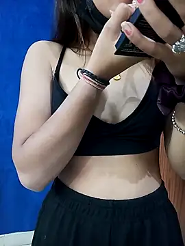 Sexy aakansha online show from April 5, 2026, 6:32 am