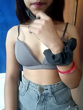Sexy aakansha online show from May 16, 2026, 7:27 am