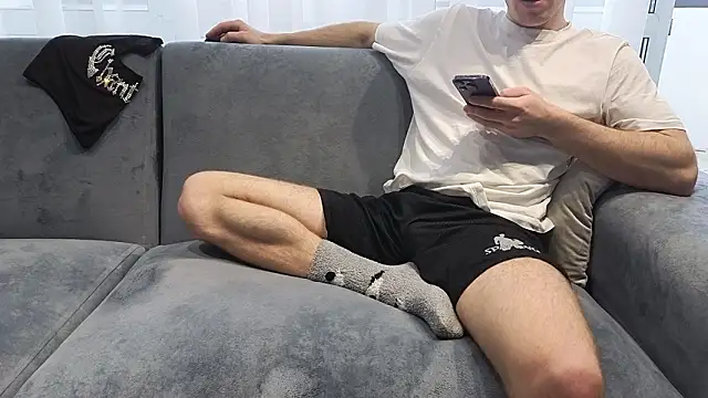 chantatummm online show from March 20, 2026, 9:58 am