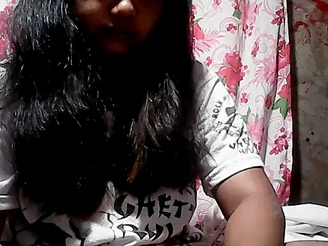 Snapshot of Flowerbebe chatting on March 3, 2026, 6:14 pm Flowerbebe online show from March 3, 2026, 6:14 pm