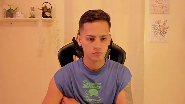 sexy andres01 online show from February 24, 2026, 1:53 pm