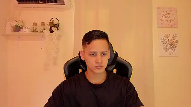 sexy andres01 online show from March 21, 2026, 1:26 pm