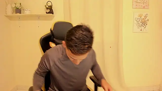 sexy andres01 online show from June 4, 2026, 2:34 pm