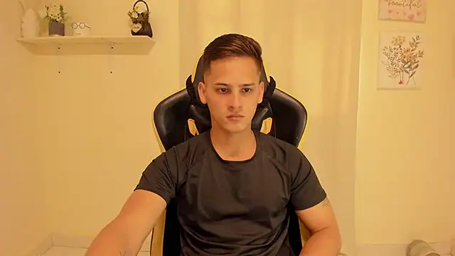 sexy andres01 online show from June 12, 2026, 2:16 pm