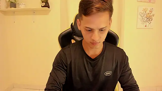 sexy andres01 online show from June 22, 2026, 3:20 pm