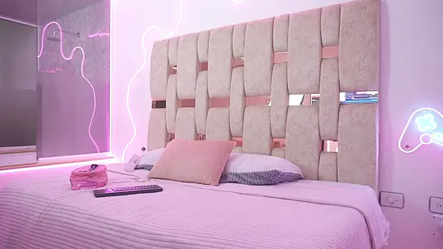 liasuaza online show from April 7, 2026, 12:27 pm