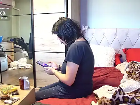 tess1980 online show from February 25, 2026, 6:01 am