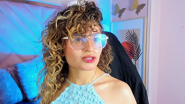 emilyjonesss  online show from March 7, 2026, 8:06 pm