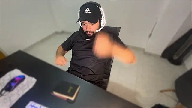 Snapshot of Zion_Draft chatting on May 10, 2026, 5:34 am Zion Draft online show from May 10, 2026, 5:34 am