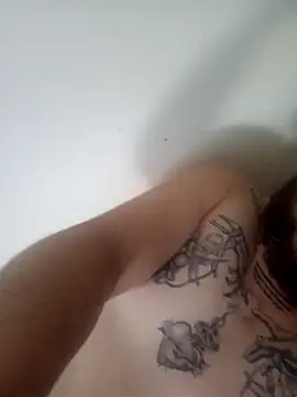 Snapshot of priscilaf chatting on April 3, 2026, 10:57 am priscilaf online show from April 3, 2026, 10:57 am