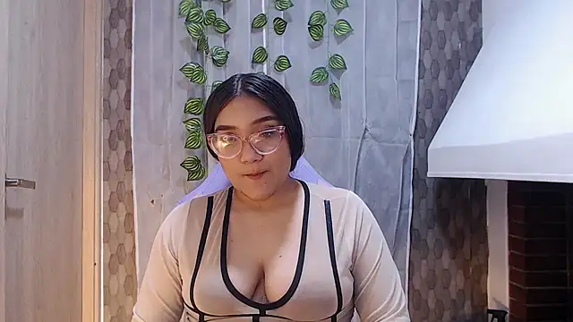 anyela donecm online show from April 1, 2026, 7:33 pm