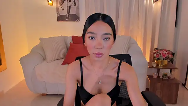 IsabellaLux  online show from April 12, 2026, 3:28 pm