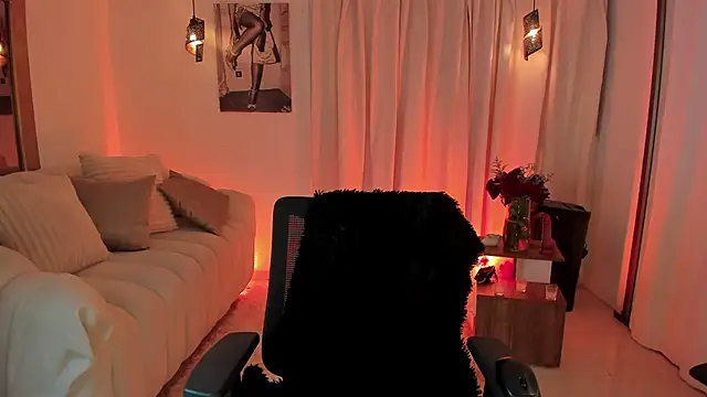 Snapshot of IsabellaLux_ chatting on June 12, 2026, 4:50 pm IsabellaLux online show from June 12, 2026, 4:50 pm