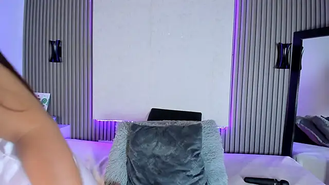 Lore evans online show from April 8, 2026, 11:05 pm