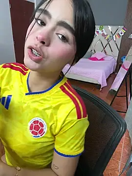 kitty rousse01 online show from June 18, 2026, 12:42 pm