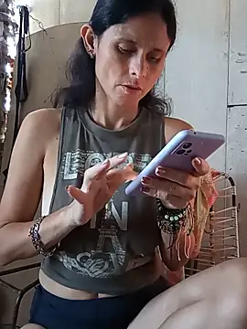 Snapshot of yuliitza4 chatting on June 11, 2026, 2:37 pm yuliitza4 online show from June 11, 2026, 2:37 pm