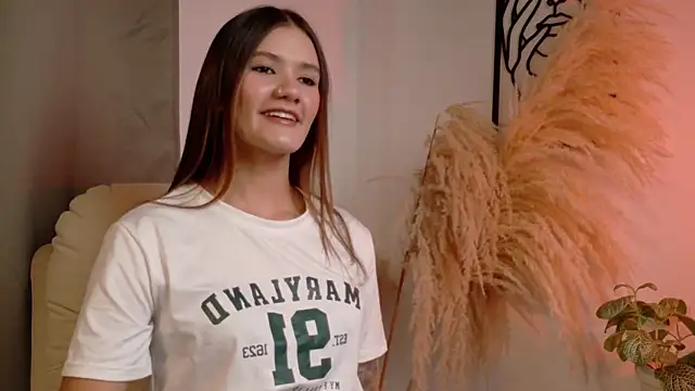 Mia Benett  online show from March 10, 2026, 1:16 pm