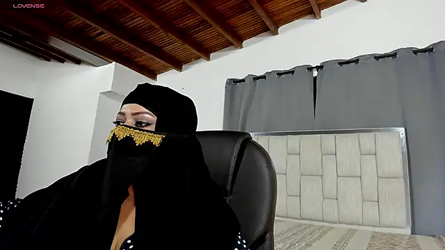 zafiro ziz online show from April 4, 2026, 1:41 pm