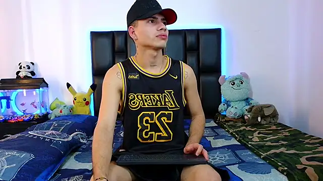 Dereek Hot online show from February 26, 2026, 9:36 pm