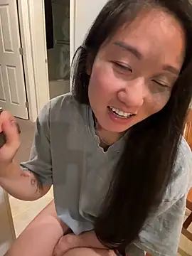 Asianxx online show from March 4, 2026, 5:02 am