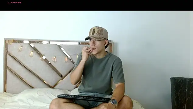 oliver   saint online show from March 7, 2026, 12:07 am