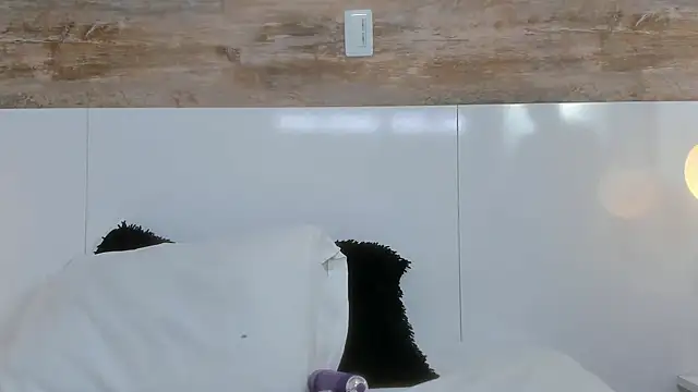 Nikol Lopez  online show from April 12, 2026, 11:04 am