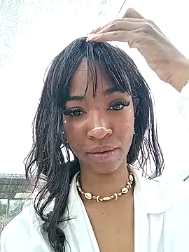 TinnaPeyton online show from April 17, 2026, 5:27 pm