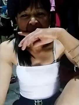 rinrin7700 online show from April 12, 2026, 9:53 pm