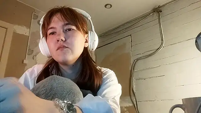 Snapshot of DinaFirebird chatting on February 26, 2026, 11:42 am DinaFirebird online show from February 26, 2026, 11:42 am