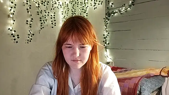 DinaFirebird online show from April 7, 2026, 4:13 am