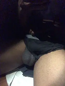 EricSwainn901 online show from April 13, 2026, 5:13 am