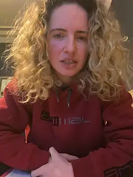 Snapshot of curlyirishgirl chatting on March 2, 2026, 12:02 am curlyirishgirl online show from March 2, 2026, 12:02 am