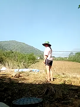 Snapshot of lyly_sexx chatting on April 12, 2026, 1:54 am lyly sexx online show from April 12, 2026, 1:54 am