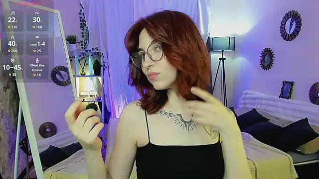 VittoriaNix online show from April 3, 2026, 2:26 pm