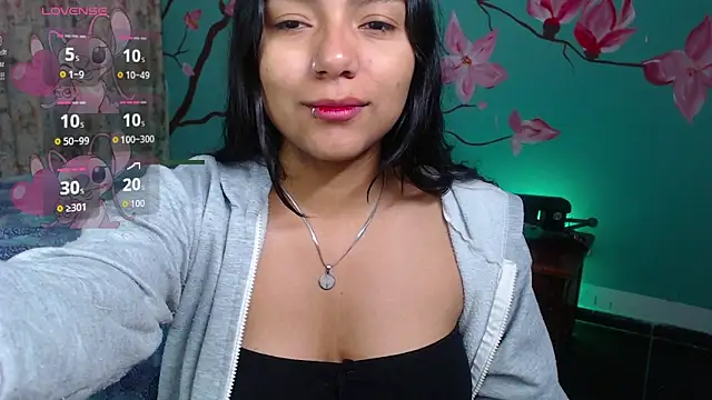 Snapshot of NoelleVireaux chatting on March 19, 2026, 11:36 am NoelleVireaux online show from March 19, 2026, 11:36 am