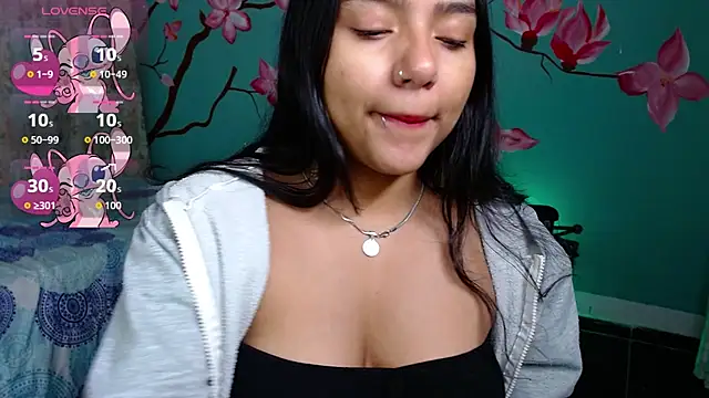 Snapshot of NoelleVireaux chatting on April 10, 2026, 10:42 am NoelleVireaux online show from April 10, 2026, 10:42 am